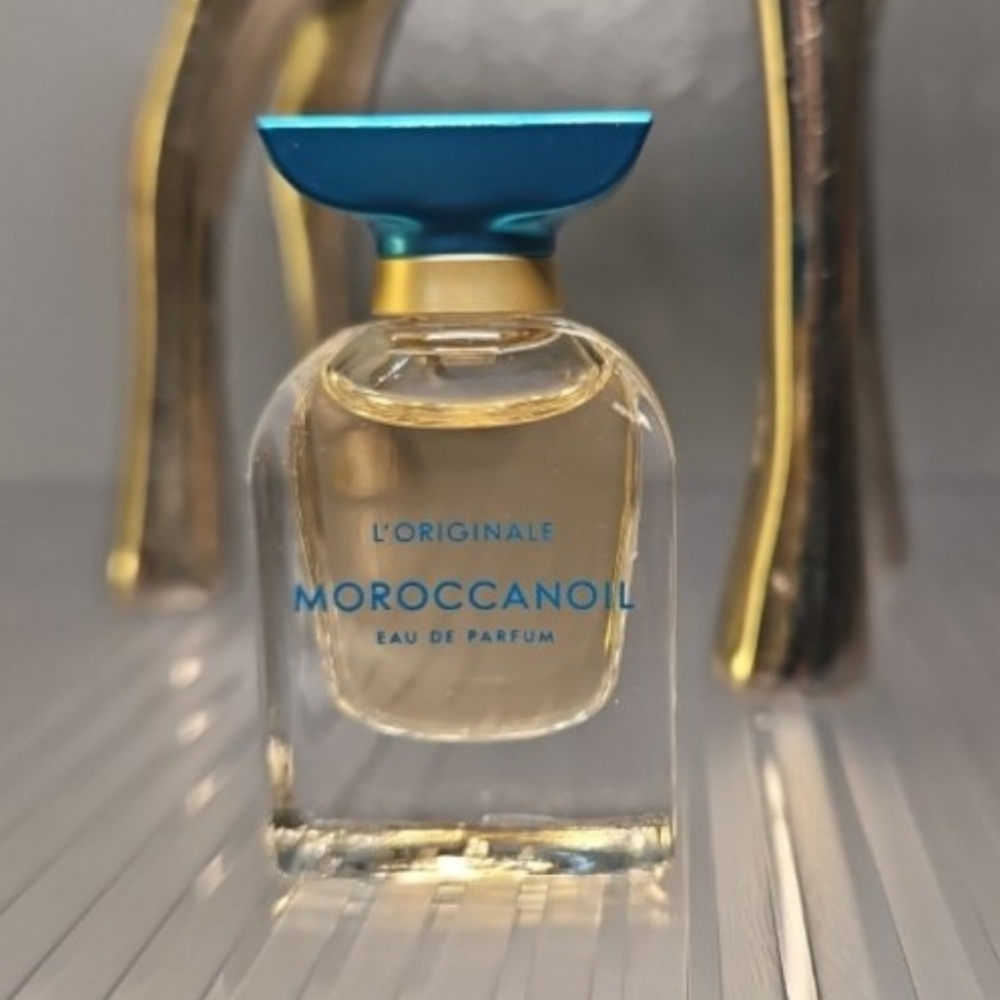 Moroccanoil L'Originale Eau de Parfum - Blue Cap with Gold Accents - Picture 1 of 6